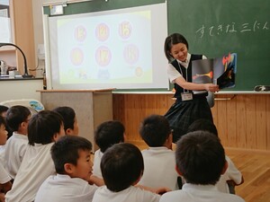 h 30町小学校読み聞かせ4