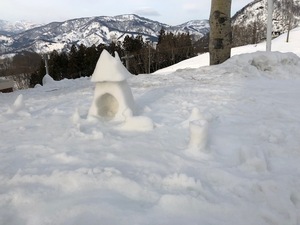 h 30修学旅行3日目雪だるま