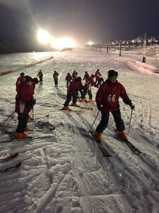 h 30修学旅行初日スキー夜2