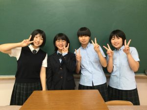 r 1秋の学校説明会制服