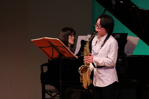 R1卒演サックス