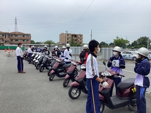 R5原付3
